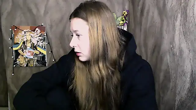 Snapshot of Linda_S_ chatting on 09-29-25, 10:09 Linda S  online show from 09-29-25, 10:09