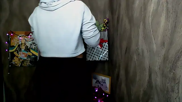 Linda S  online show from 12-18-25, 04:24