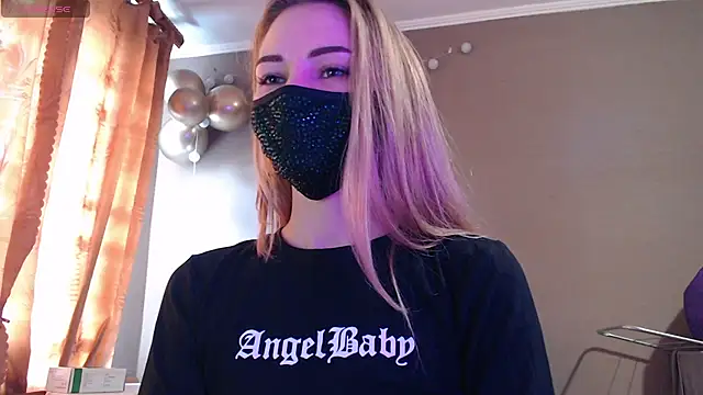 Snapshot of Iris_lave chatting on 11-15-25, 09:17 Iris lave online show from 11-15-25, 09:17