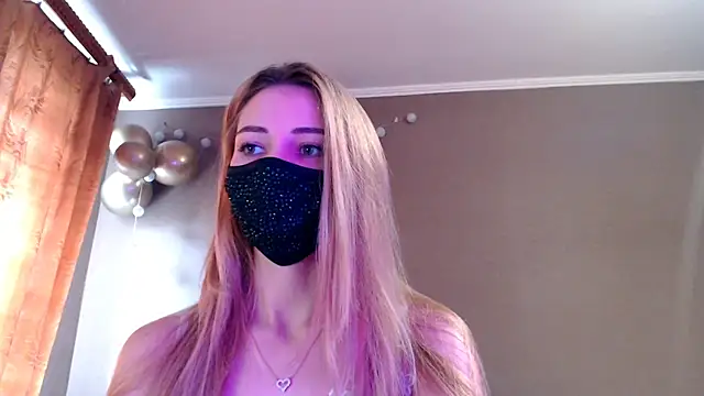 Snapshot of Iris_lave chatting on 11-23-25, 11:43 Iris lave online show from 11-23-25, 11:43