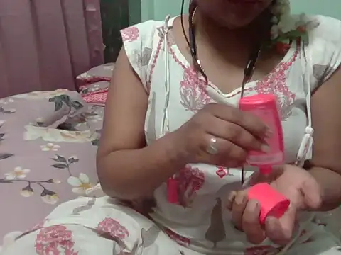 Snapshot of kushi25_bangalore chatting on 10-24-25, 06:04 kushi25 bangalore online show from 10-24-25, 06:04