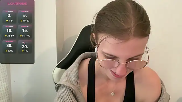 BustyKellyXXX online show from 11-06-25, 11:00