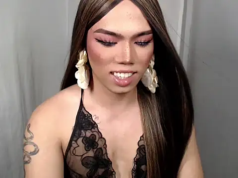 Snapshot of Queen_alena chatting on 10-08-25, 04:21 Queen alena online show from 10-08-25, 04:21