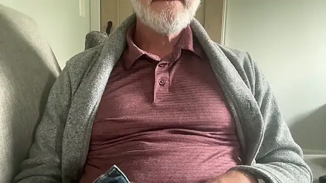 Snapshot of braselton06 chatting on 10-15-25, 02:50 braselton06 online show from 10-15-25, 02:50