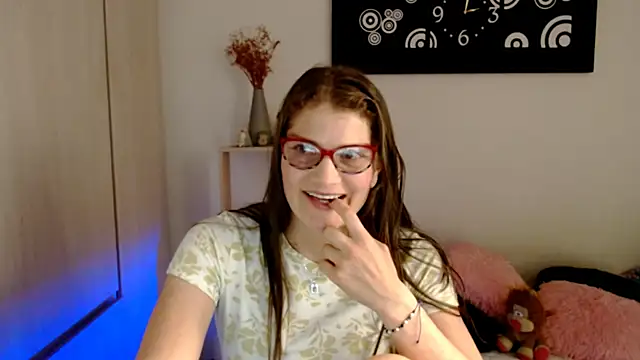 Camila-ventura online show from 02-05-26, 07:51