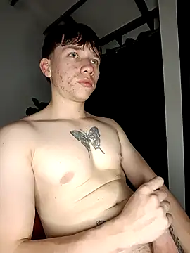 Snapshot of Logan_sixxer chatting on 09-14-25, 07:18 Logan sixxer online show from 09-14-25, 07:18