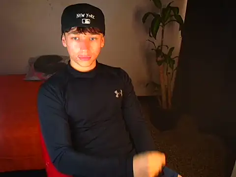 Snapshot of Logan_sixxer chatting on 10-03-25, 05:21 Logan sixxer online show from 10-03-25, 05:21