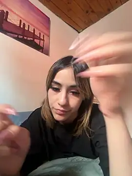 Snapshot of Babylovetiernax chatting on 11-11-25, 06:19 Babylovetiernax online show from 11-11-25, 06:19