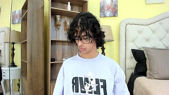 Ibratxandy online show from 12-22-25, 07:11