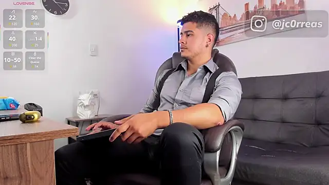  Juanes online show from 12-15-25, 10:47