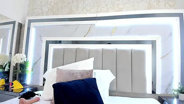 melodycharlotte online show from 11-02-25, 08:44