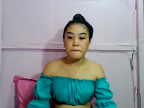 YourWildestDoll online show from 04-21-26, 02:51