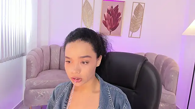 Ayshel cooperr online show from 10-12-25, 04:17