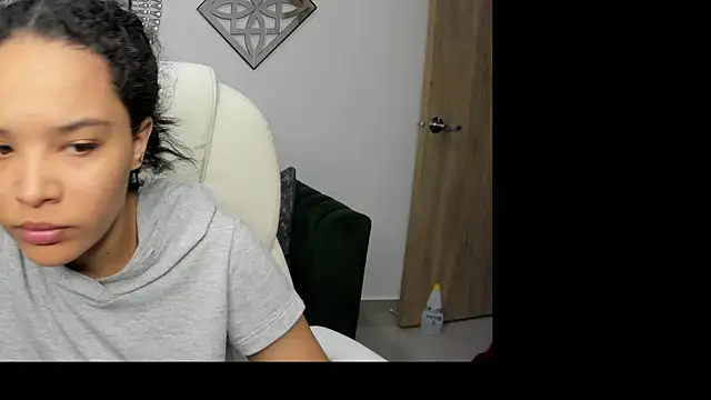 Ayshel cooperr online show from 10-20-25, 04:02