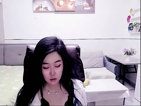 Snapshot of iukoi_77 chatting on 03-04-26, 12:33 iukoi 77 online show from 03-04-26, 12:33