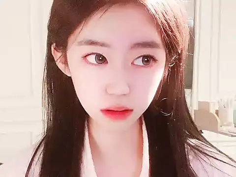 Snapshot of iukoi_77 chatting on 03-16-26, 10:19 iukoi 77 online show from 03-16-26, 10:19