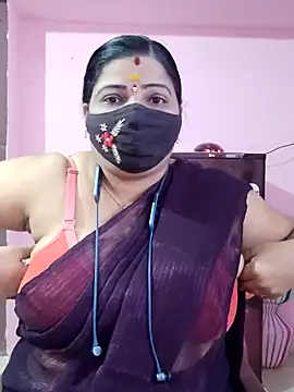 Snapshot of lathikaqueentamil chatting on 09-29-25, 09:47 lathikaqueentamil online show from 09-29-25, 09:47