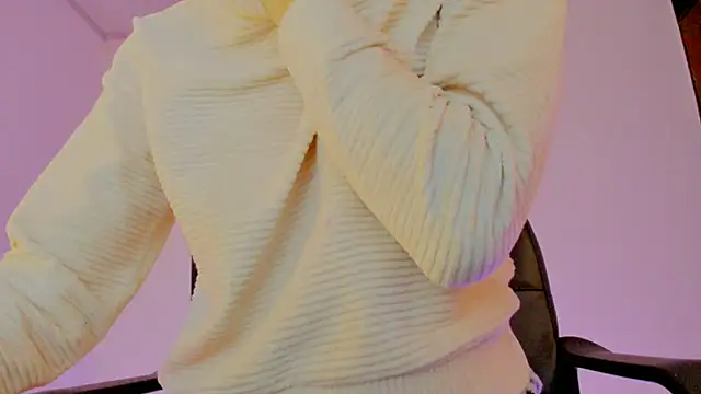 Snapshot of Madison_charlotte chatting on 02-04-26, 09:04 Madison charlotte online show from 02-04-26, 09:04