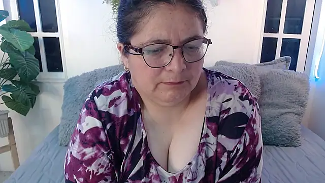 Linda banks  online show from 11-27-25, 01:29