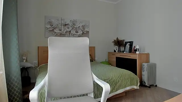 flooora 0 online show from 06-12-26, 01:37
