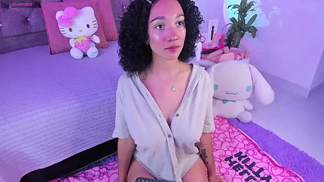 Snapshot of aline_ackerman chatting on 02-16-26, 09:33 aline ackerman online show from 02-16-26, 09:33