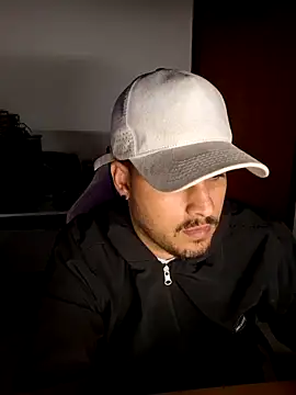 Mineirinhoot online show from 12-20-25, 02:29