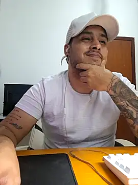 Mineirinhoot online show from 01-18-26, 04:16