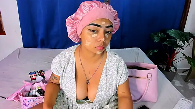 nahomy ryans online show from 09-28-25, 08:31