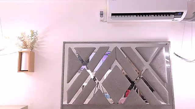 nahomy ryans online show from 11-11-25, 12:32