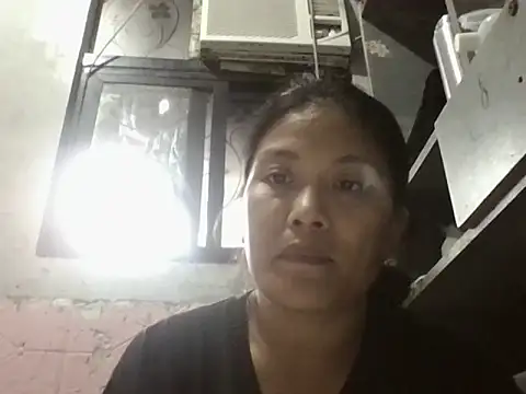 Snapshot of Uniquebeauty32 chatting on 11-03-25, 05:31 Uniquebeauty32 online show from 11-03-25, 05:31