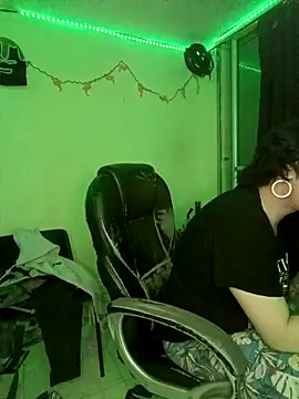 Snapshot of saenzjulieta1 chatting on 09-19-25, 02:35 saenzjulieta1 online show from 09-19-25, 02:35