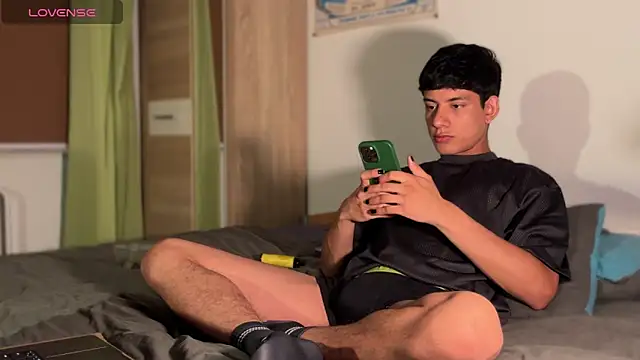 Snapshot of jim_dj chatting on 09-21-25, 04:52 jim dj online show from 09-21-25, 04:52