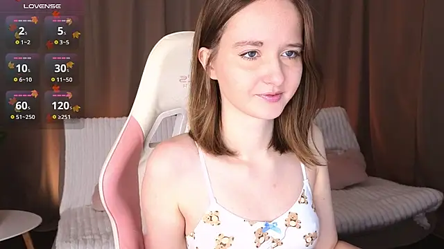 Snapshot of AlexsisFaee chatting on 11-24-25, 09:36 AlexsisFaee online show from 11-24-25, 09:36