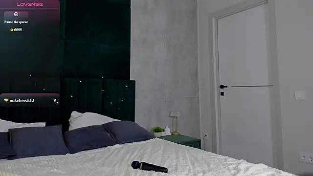 MalvinaDream online show from 04-18-26, 07:58