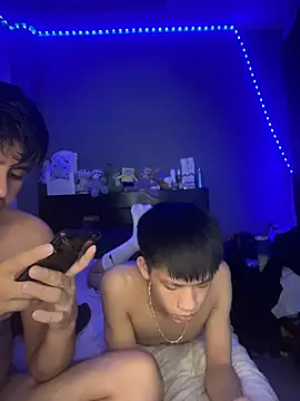 Kailertwink online show from 04-10-26, 02:39