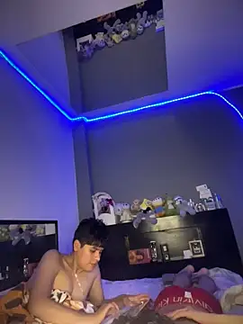 Snapshot of Kailertwink chatting on 05-29-26, 03:04 Kailertwink online show from 05-29-26, 03:04