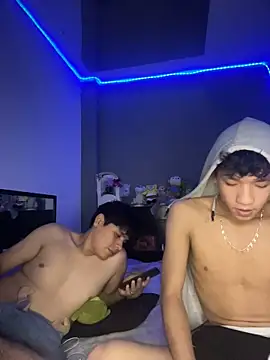 Snapshot of Kailertwink chatting on 06-03-26, 11:43 Kailertwink online show from 06-03-26, 11:43