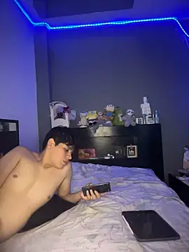Snapshot of Kailertwink chatting on 06-06-26, 01:11 Kailertwink online show from 06-06-26, 01:11