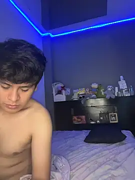 Snapshot of Kailertwink chatting on 06-06-26, 04:23 Kailertwink online show from 06-06-26, 04:23