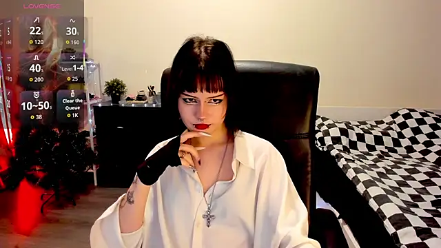 LiyaLuna online show from 12-16-25, 12:54