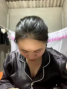 Snapshot of NhuFox chatting on 09-27-25, 01:05 NhuFox online show from 09-27-25, 01:05