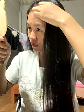 Snapshot of NhuFox chatting on 10-07-25, 12:35 NhuFox online show from 10-07-25, 12:35