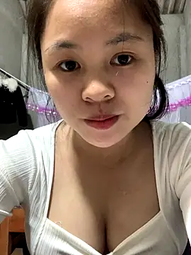 Snapshot of NhuFox chatting on 11-02-25, 01:30 NhuFox online show from 11-02-25, 01:30