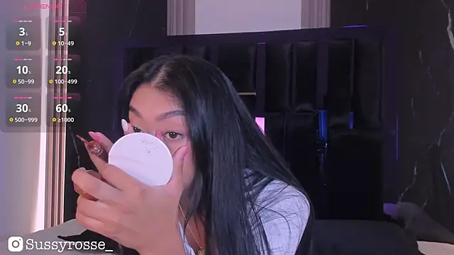 Snapshot of Sussyrosse_ chatting on 09-08-25, 09:03 Sussyrosse online show from 09-08-25, 09:03