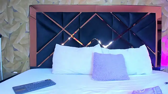 Snapshot of AliciaJerez1 chatting on 11-07-25, 09:37 AliciaJerez1 online show from 11-07-25, 09:37