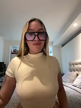 Snapshot of miagarcia250 chatting on 05-06-26, 03:24 miagarcia250 online show from 05-06-26, 03:24