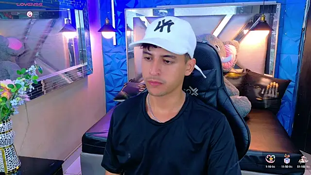 Snapshot of Alan_Del_Reyx chatting on 09-11-25, 07:30 Alan Del Reyx online show from 09-11-25, 07:30