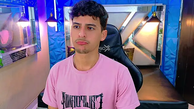 Snapshot of Alan_Del_Reyx chatting on 09-21-25, 02:19 Alan Del Reyx online show from 09-21-25, 02:19