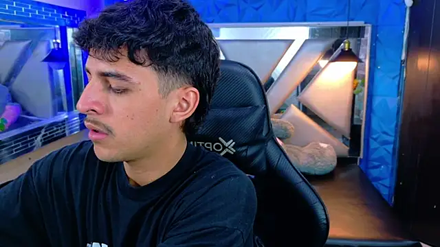 Snapshot of Alan_Del_Reyx chatting on 10-03-25, 07:44 Alan Del Reyx online show from 10-03-25, 07:44