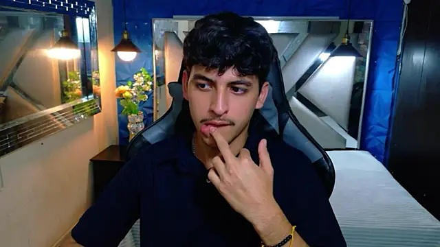 Snapshot of Alan_Del_Reyx chatting on 02-19-26, 04:14 Alan Del Reyx online show from 02-19-26, 04:14